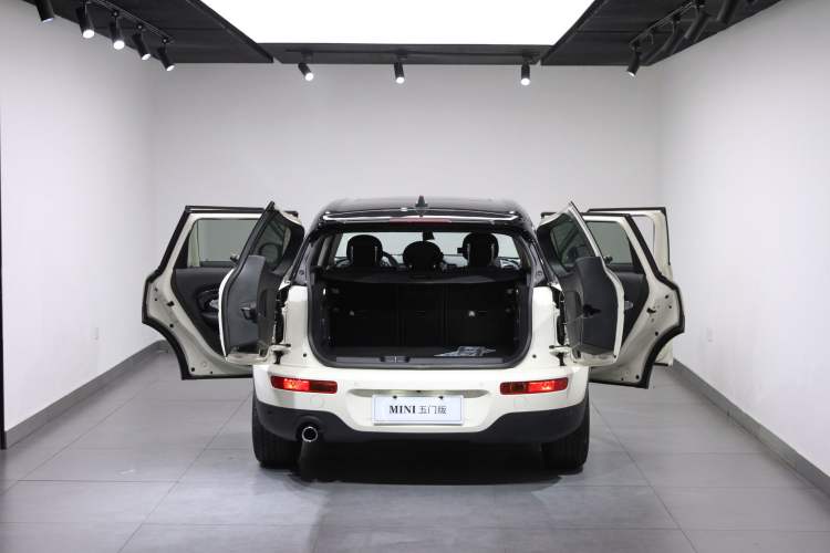 Used MINI Clubman 2018 1.5T COOPER Classic Edition Interior 10