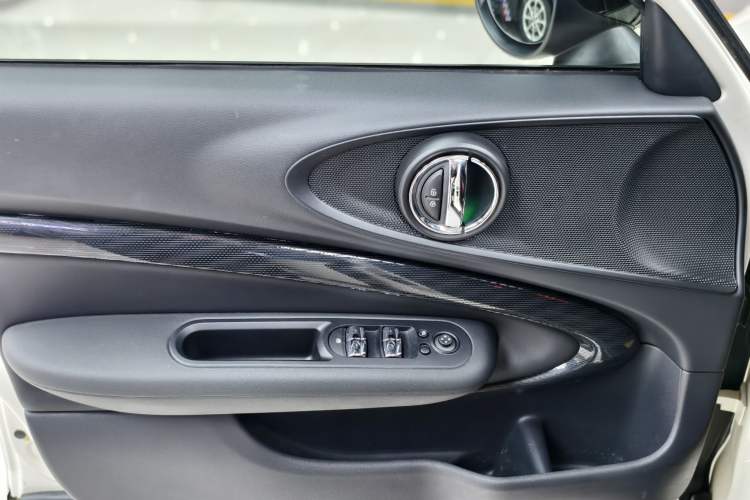 Used MINI Clubman 2018 1.5T COOPER Racing Driver Interior 2