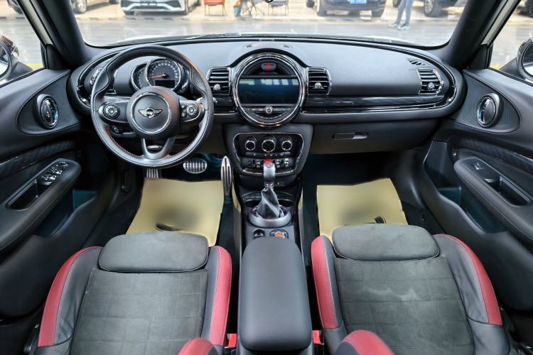 Used MINI Clubman 2018 1.5T COOPER Racing Driver Interior 6