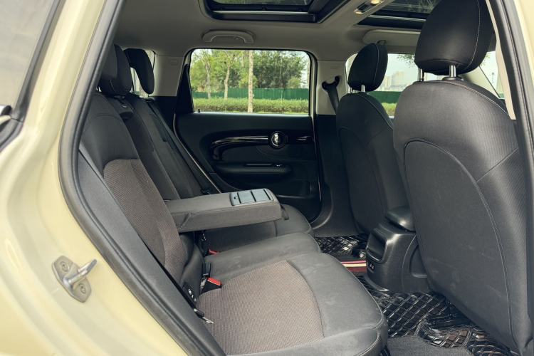Used MINI Clubman 2018 1.5T COOPER Classic Edition Interior 7
