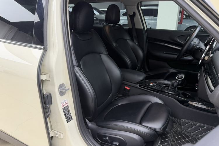 Used MINI Clubman 2018 1.5T COOPER Classic Edition Interior 7