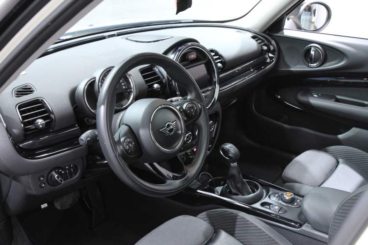 Used MINI Clubman 2018 1.5T COOPER Classic Edition Interior 9