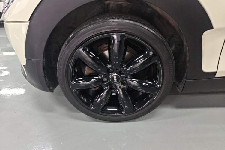 Used MINI Clubman 2018 1.5T COOPER Artist Left Front Wheel Hub