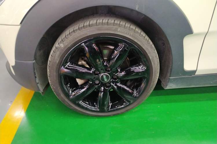 Used MINI Clubman 2018 1.5T COOPER Artist Left Front Wheel Hub