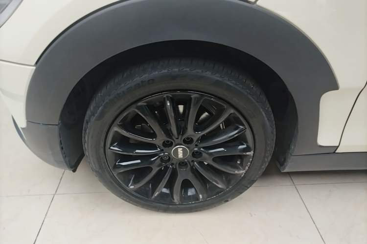 Used MINI Clubman 2018 1.5T COOPER Classic Edition Left Front Wheel Hub