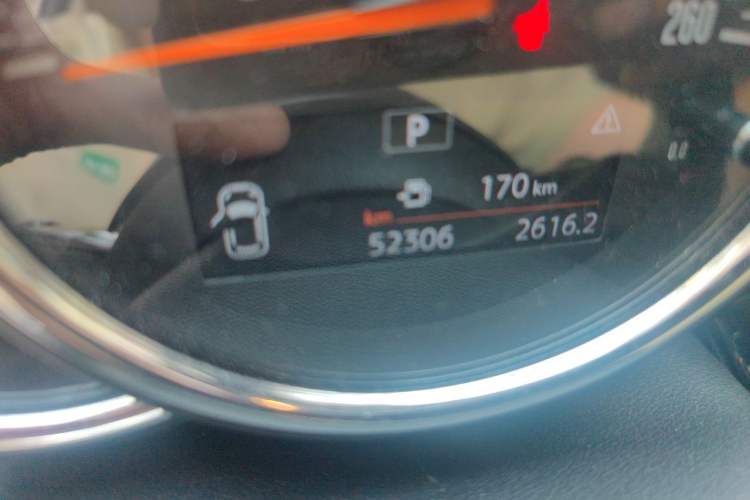 Used MINI Clubman 2018 2.0T COOPER S Artist Odometer Close Up