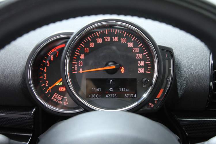 Used MINI Clubman 2018 1.5T COOPER Classic Edition Odometer Close Up