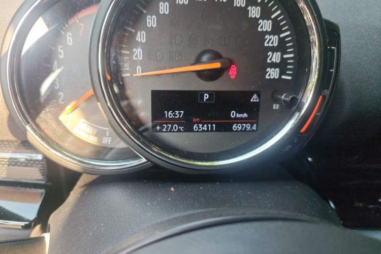 Used MINI Clubman 2018 1.5T COOPER Classic Edition Odometer Close Up
