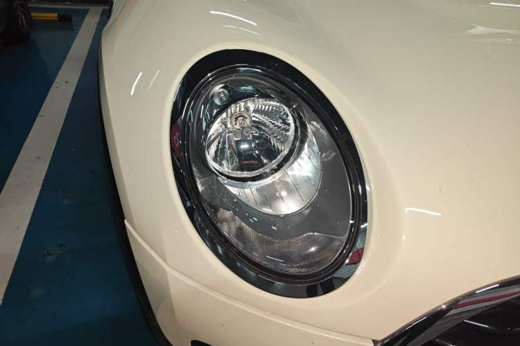 Used MINI Clubman 2018 1.5T COOPER Classic Edition Right Front Headlight