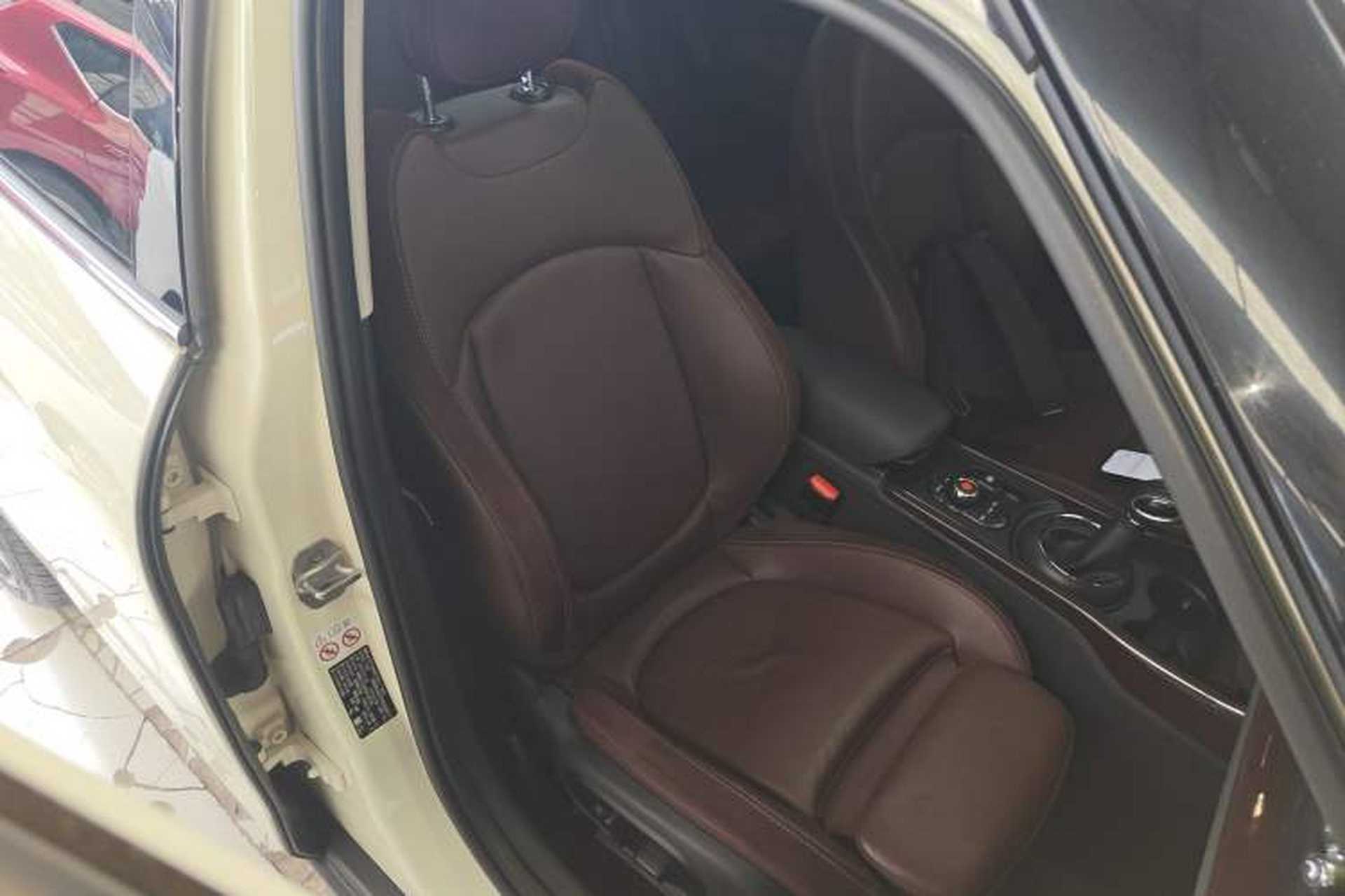Used MINI Clubman 2018 1.5T COOPER Artist Right Front Seat