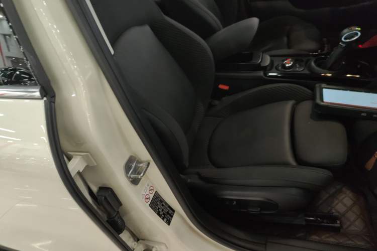 Used MINI Clubman 2018 1.5T COOPER Classic Edition Right Front Seat