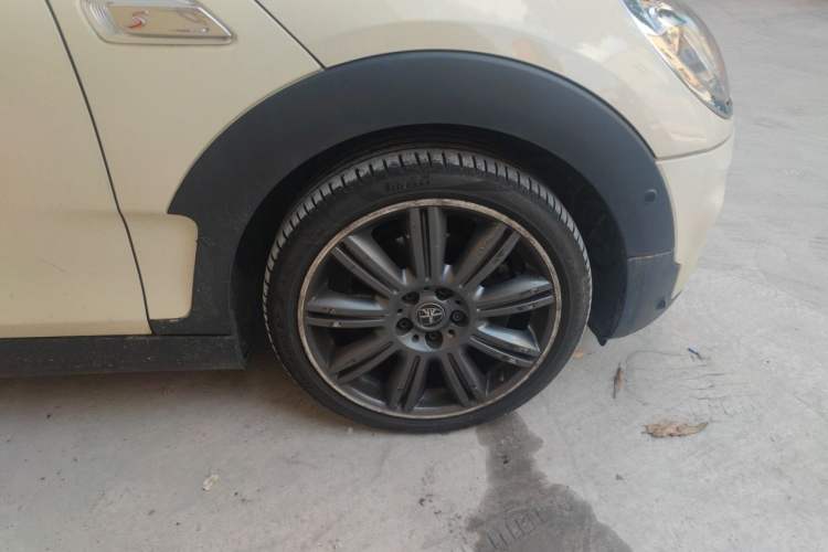 Used MINI Clubman 2018 2.0T COOPER S Artist Right Front Wheel Hub