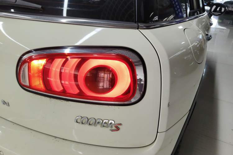 Used MINI Clubman 2018 2.0T COOPER S Classic Edition Right Rear Taillight