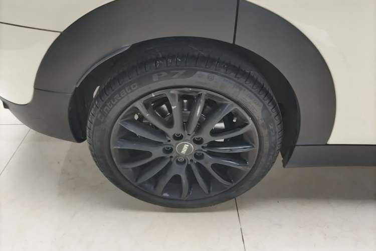 Used MINI Clubman 2018 1.5T COOPER Classic Edition Right Rear Wheel Hub