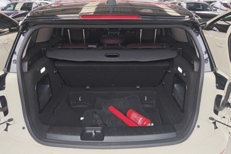 Used MINI Clubman 2018 1.5T COOPER Artist Trunk