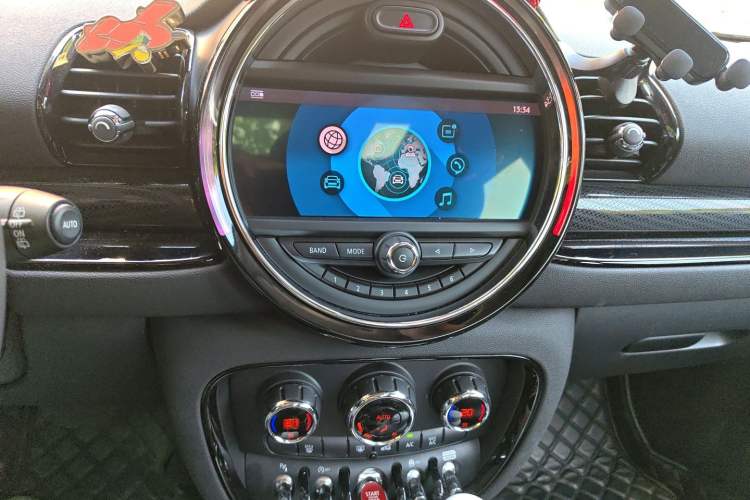 Used MINI Clubman 2019 1.5T COOPER Connoisseur Audio And AC Panel