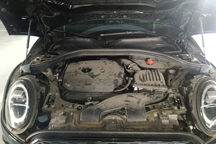 Used MINI Clubman 2019 2.0T COOPER S Engine Bay