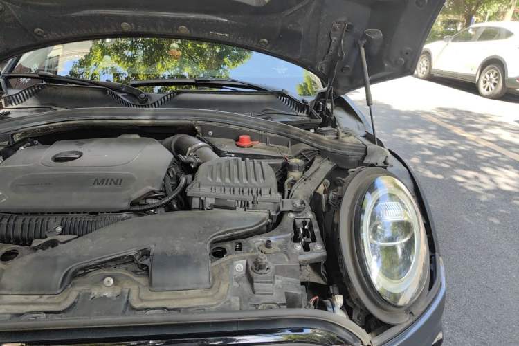 Used MINI Clubman 2019 2.0T COOPER S Engine Bay Left