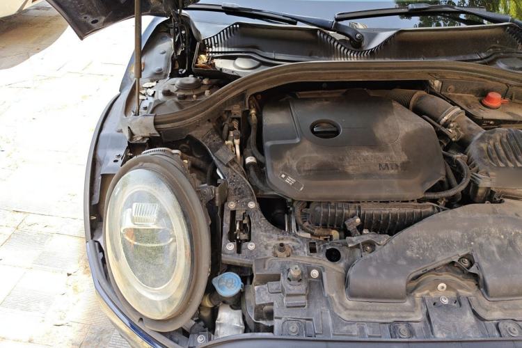Used MINI Clubman 2019 1.5T COOPER Connoisseur Engine Bay Right