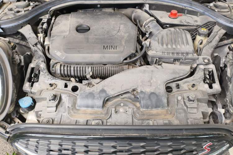 Used MINI Clubman 2019 2.0T COOPER S Engine Bay