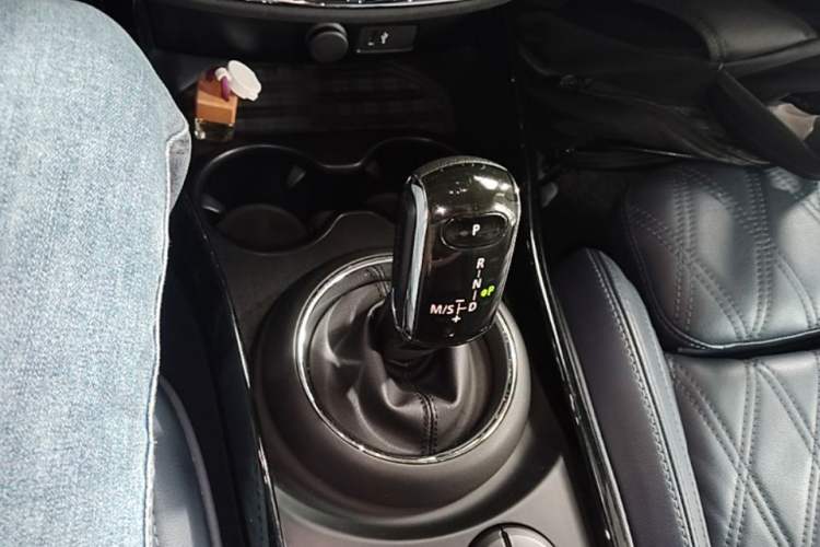 Used MINI Clubman 2019 1.5T COOPER Connoisseur Gear Lever