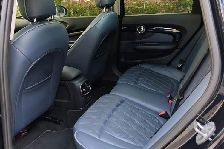 Used MINI Clubman 2019 1.5T COOPER Connoisseur Interior 1
