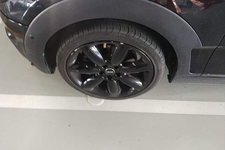Used MINI Clubman 2019 2.0T COOPER S Left Front Wheel Hub