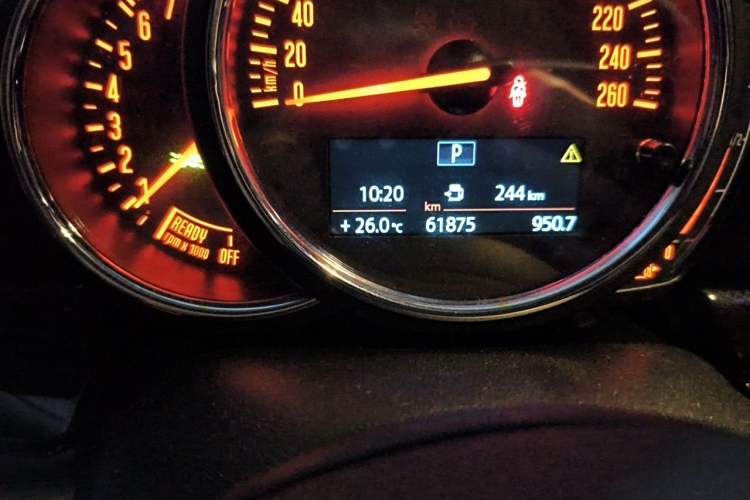 Used MINI Clubman 2019 2.0T COOPER S Odometer Close Up