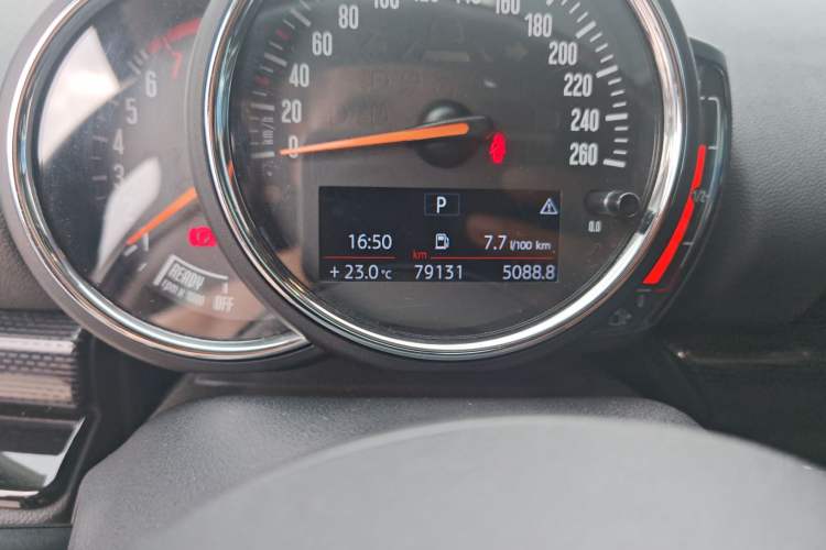 Used MINI Clubman 2019 1.5T ONE Odometer Close Up