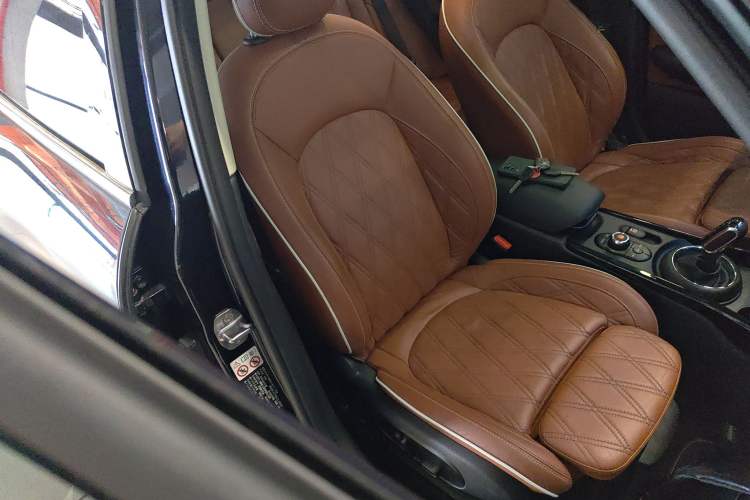 Used MINI Clubman 2019 1.5T COOPER Connoisseur Right Front Seat