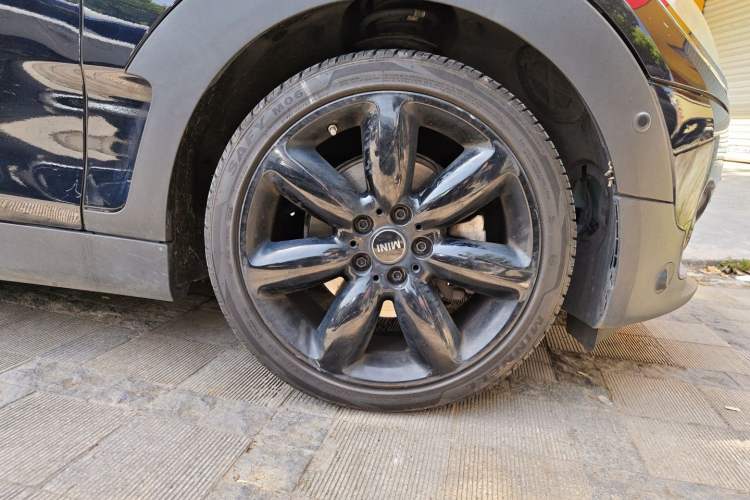Used MINI Clubman 2019 1.5T COOPER Connoisseur Right Front Wheel Hub