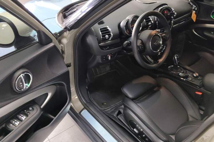 Used MINI Clubman 2019 1.5T COOPER Driver Seat