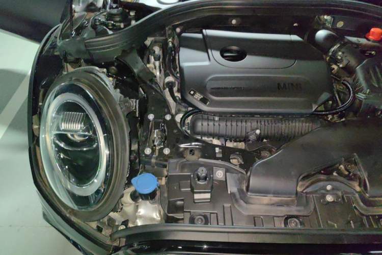 Used MINI Clubman 2019 2.0T COOPER S Engine Bay Right