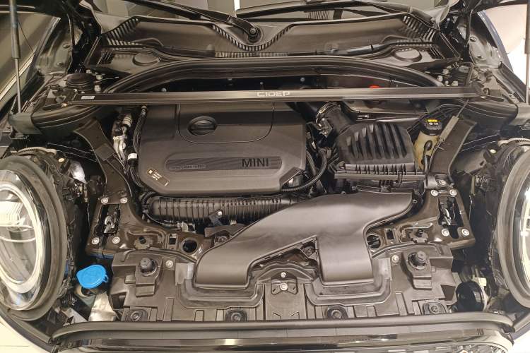 Used MINI Clubman 2019 2.0T COOPER S Engine Bay