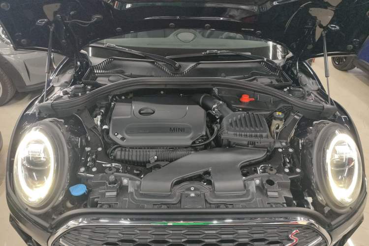 Used MINI Clubman 2019 2.0T COOPER S Engine Bay