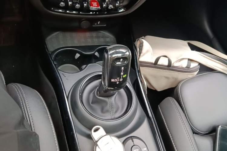 Used MINI Clubman 2019 1.5T ONE Gear Lever