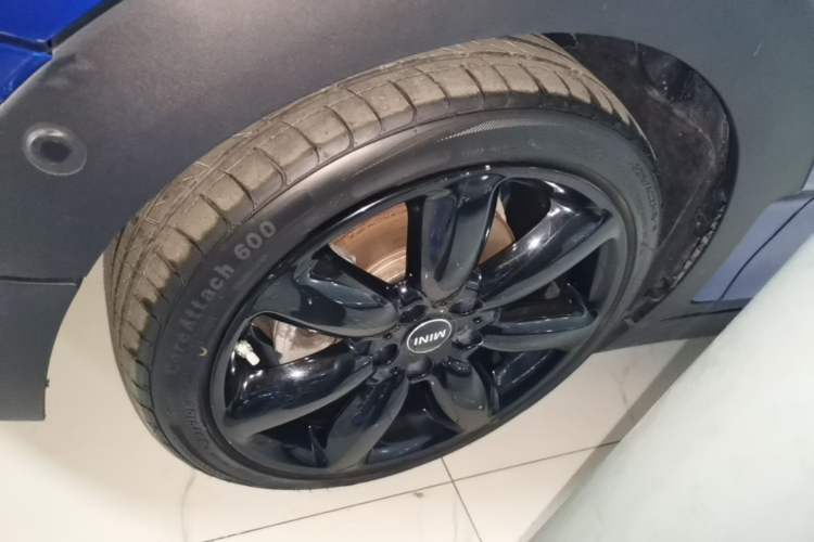Used MINI Clubman 2019 1.5T COOPER Left Front Wheel Hub