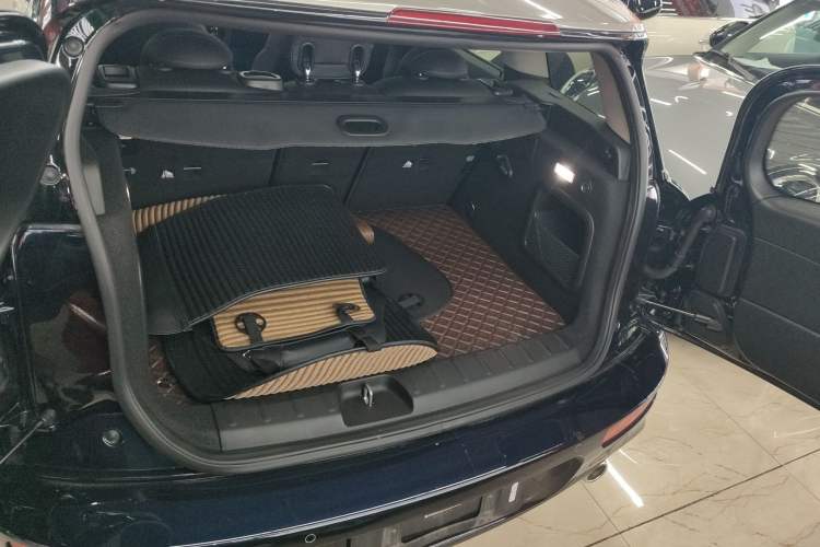 Used MINI Clubman 2019 2.0T COOPER S Trunk