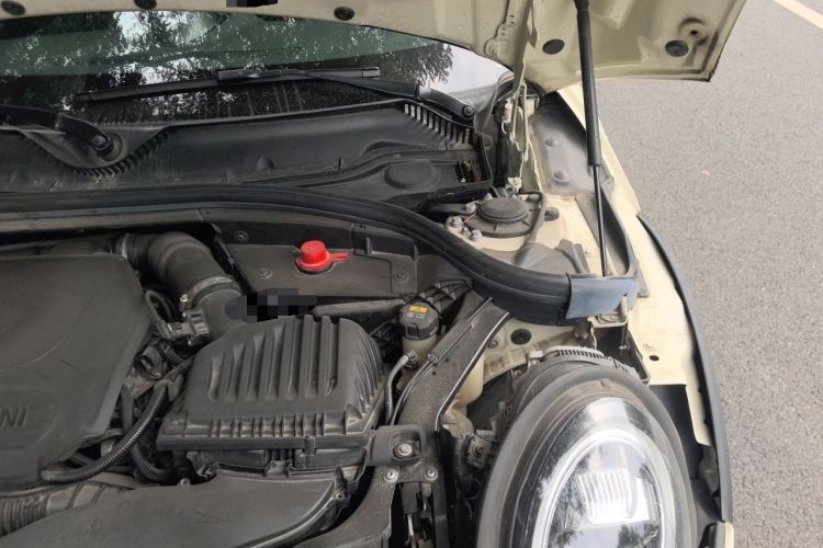 Used MINI Clubman 2019 2.0T COOPER S Engine Bay Left