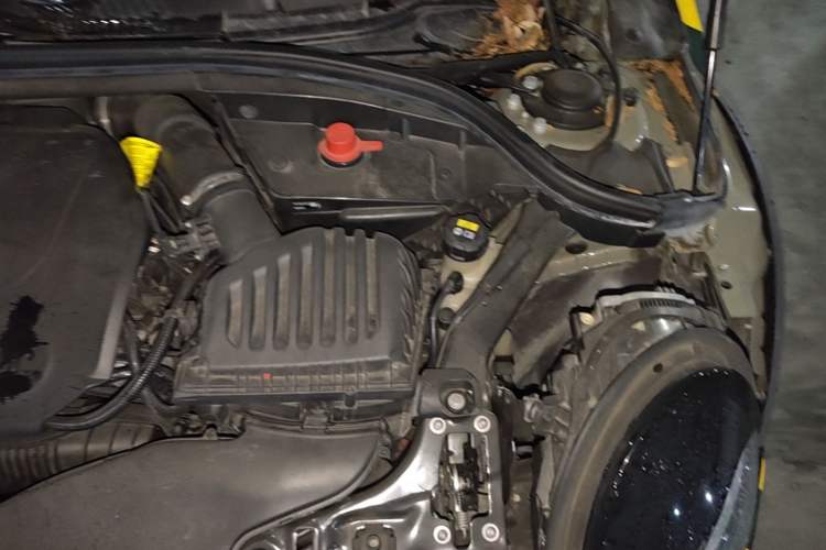 Used MINI Clubman 2019 2.0T COOPER S Engine Bay Left