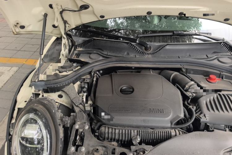 Used MINI Clubman 2019 2.0T COOPER S Engine Bay Right