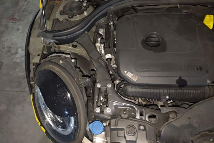 Used MINI Clubman 2019 2.0T COOPER S Engine Bay Right