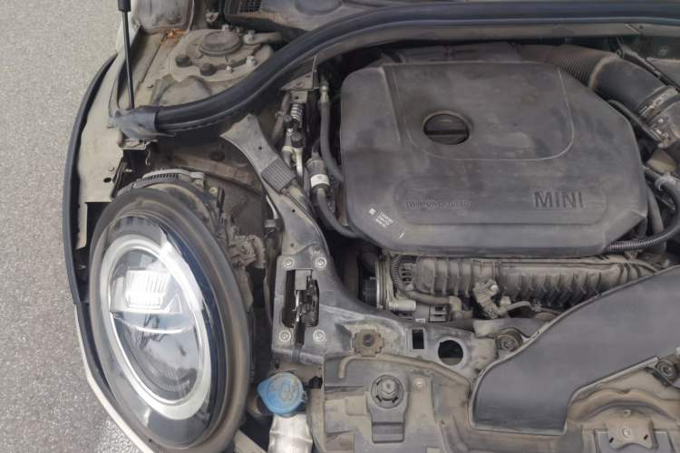 Used MINI Clubman 2019 1.5T COOPER Engine Bay Right