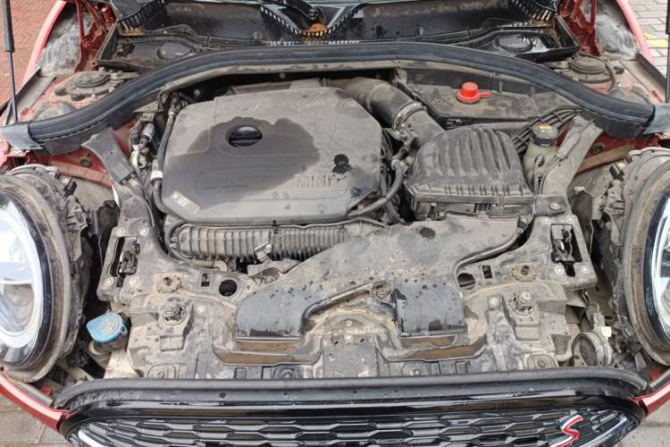 Used MINI Clubman 2019 2.0T COOPER S Engine Bay