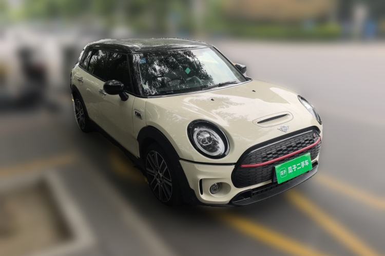 Used MINI Clubman 2019 2.0T COOPER S Front Right 45 Deg