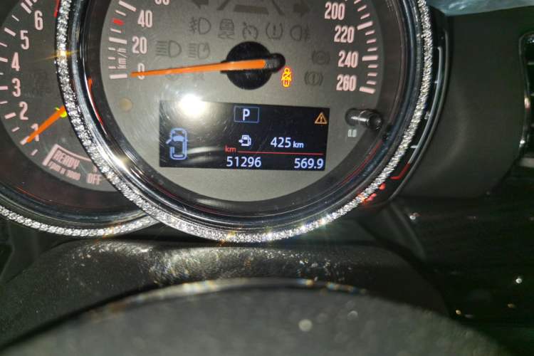 Used MINI Clubman 2019 1.5T COOPER Connoisseur Odometer Close Up