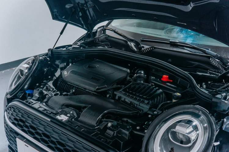 Used MINI Clubman 2019 2.0T COOPER S Engine Bay