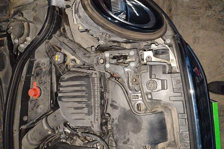 Used MINI Clubman 2019 2.0T COOPER S Engine Bay Left