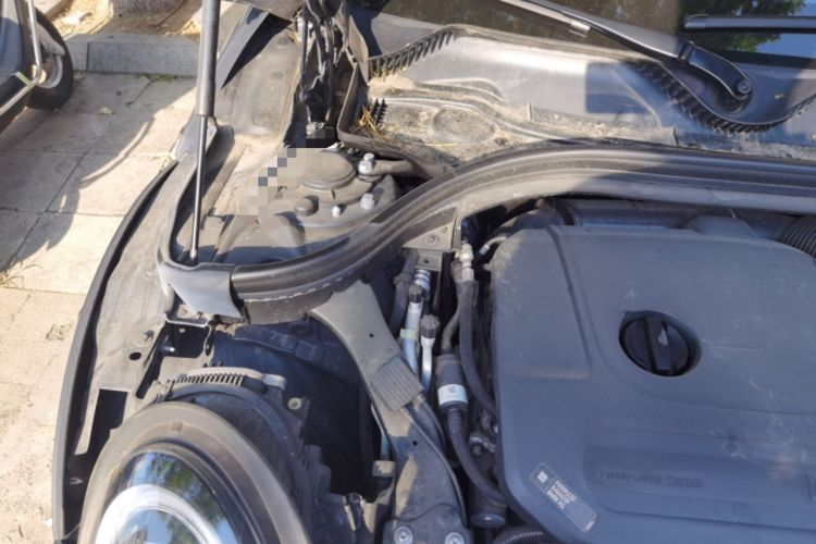 Used MINI Clubman 2019 2.0T COOPER S Engine Bay Right
