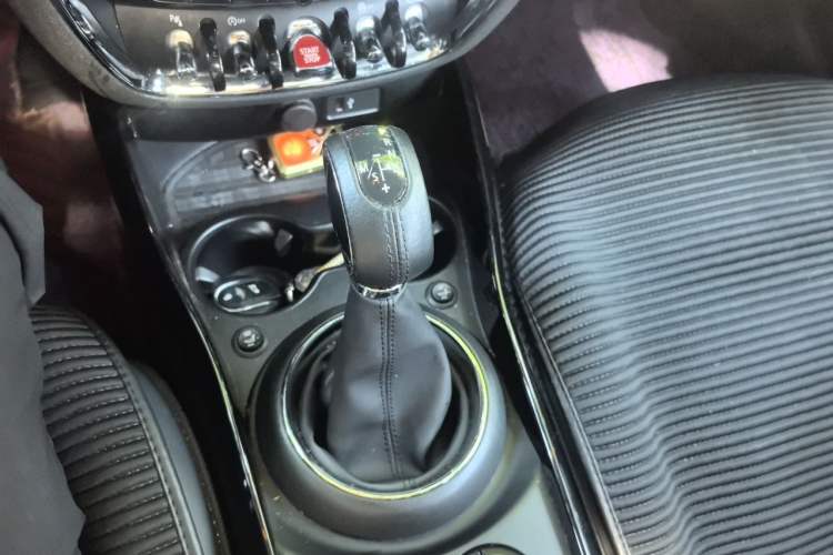 Used MINI Clubman 2019 2.0T COOPER S Moon Edition Gear Lever